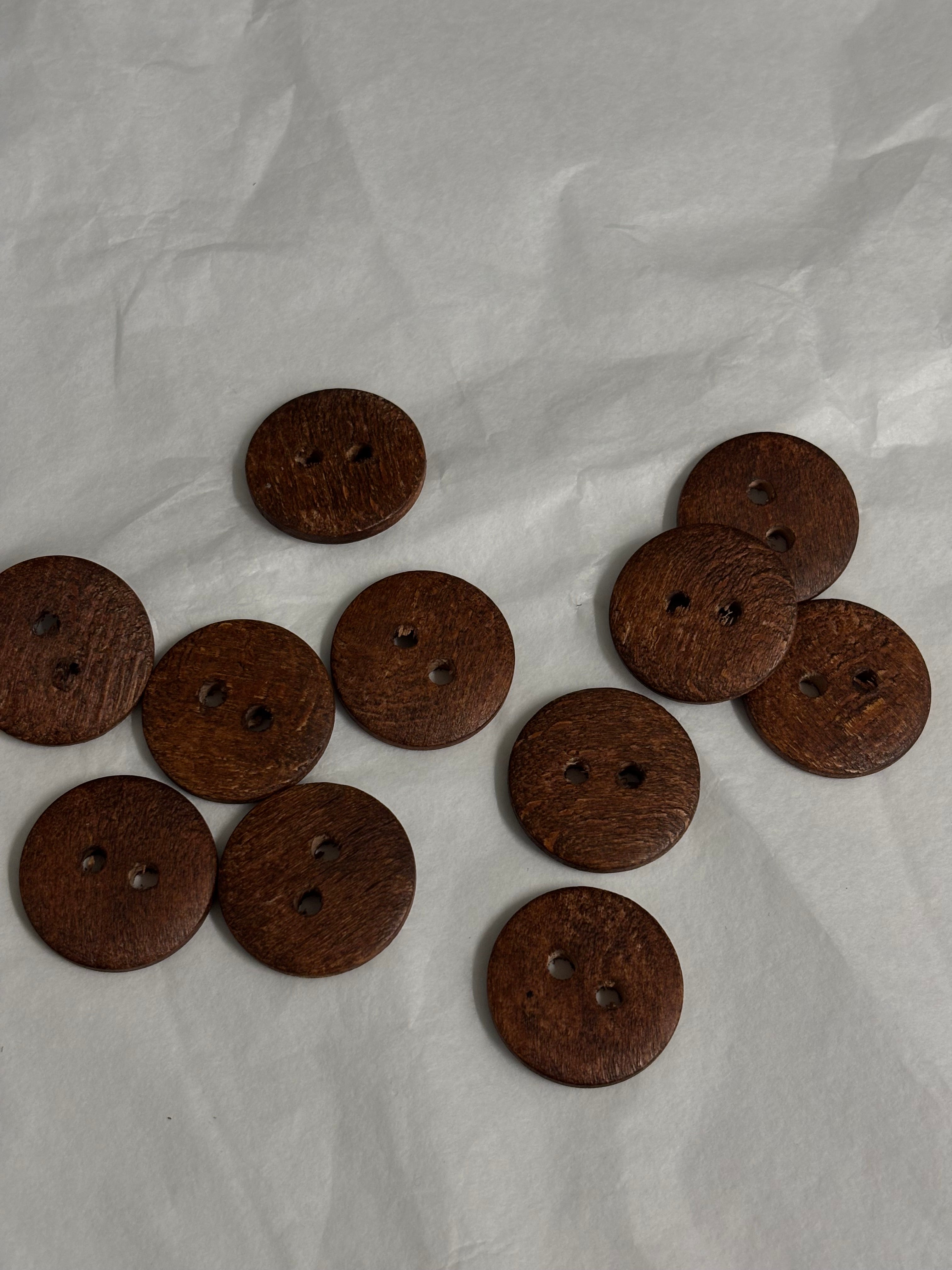 Dökkar viðartölur - tvær stærðir